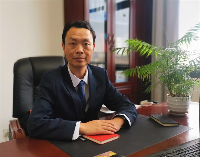 卢生明校长_副本