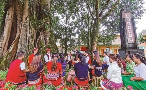 云南省沧源县边境村的老支书们引领乡亲们建设好美丽家园，维护好民族团结，守护好神圣国土。临沧市委组织部供图