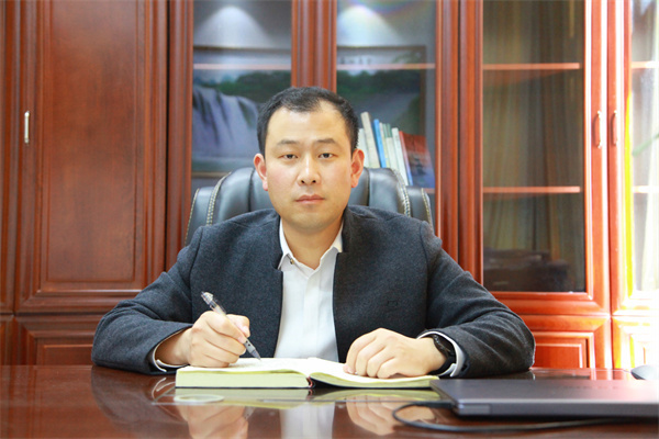 执行校长  陈双