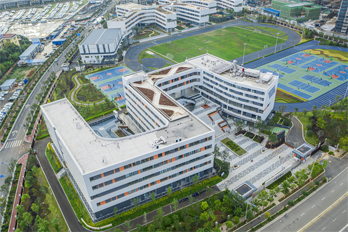 新城校区中学部俯视图