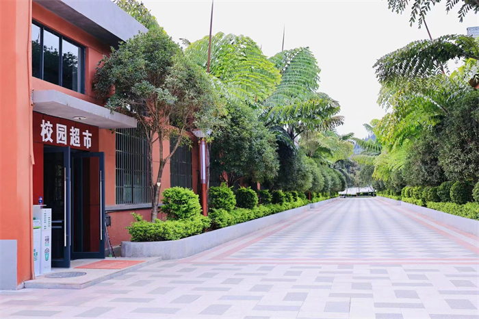 知味楼旁干道 知味楼旁干道