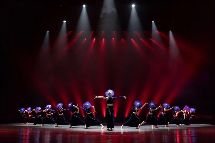 2 我校原创舞蹈《陶醉了》入围中国舞蹈“荷花奖”决赛