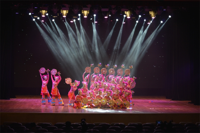 03、学校编创剧目《弦乐悠扬》参加第五届“荷花少年”全国舞蹈展演获“荷花少年”荣誉称号