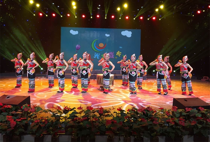 01、学校创编剧目《打秧鼓》在青岛举行的全国第五届学生艺术节展演中荣获专业组第一名