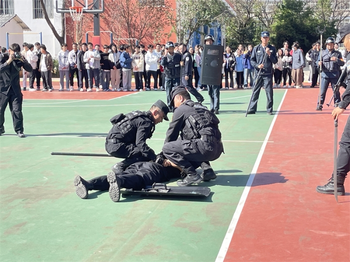 9、反恐安全及应急疏散演练