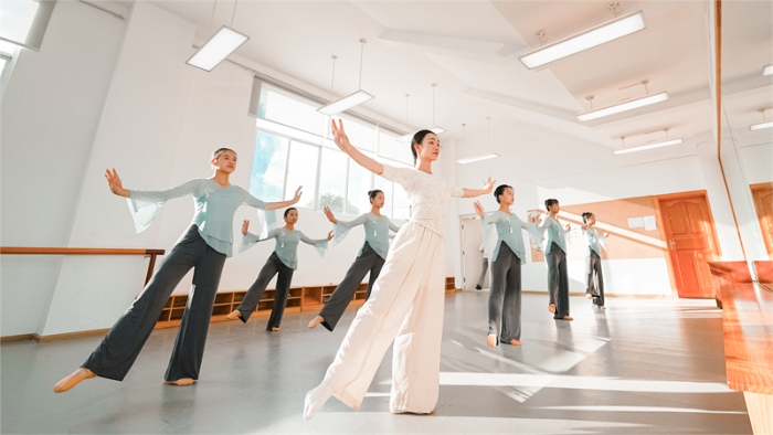 6-4 舞团 6-4 舞团