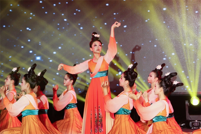 青春飞扬追逐梦想校园艺术节 青春飞扬追逐梦想校园艺术节