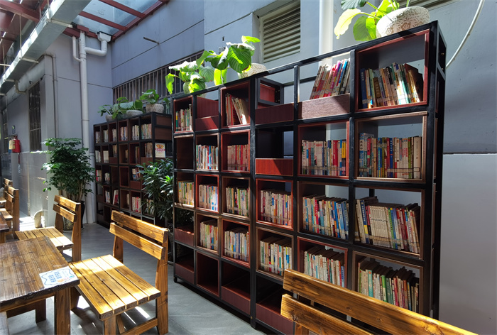 餐厅开放式图书角 餐厅开放式图书角
