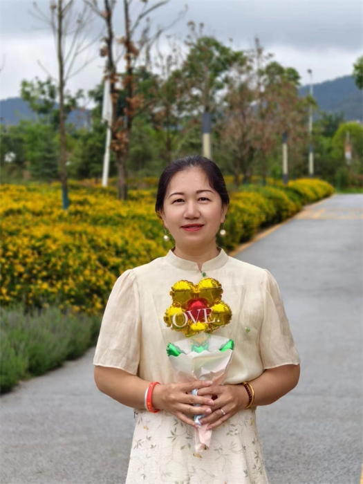 化学老师：王翠萍（高级教师）