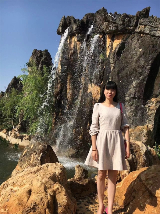 政治老师：王婷（一级教师）