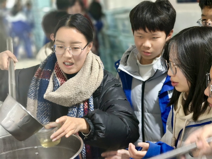 家文化，降温，为学生准备姜汤