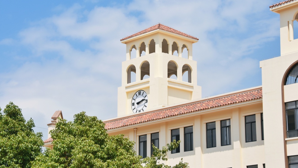 高标准、高起点、办学条件一流的九年一贯制学校