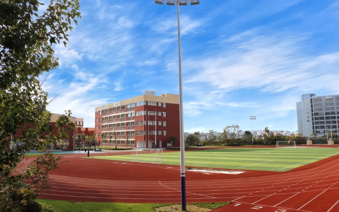 正道实力中学操场