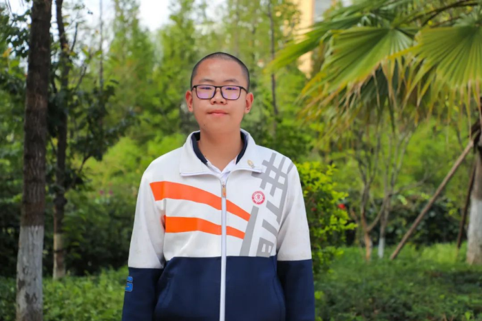 长城新城校区初2023届3班毕业生  刘若涵2024年在第41届全国中学生物理竞赛中获得银牌