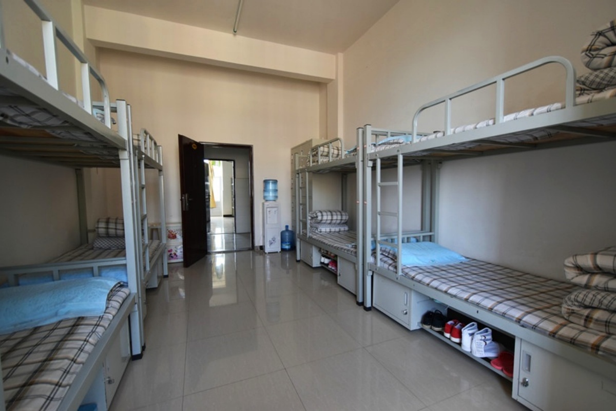 完善的基础设施  优美的育人环境