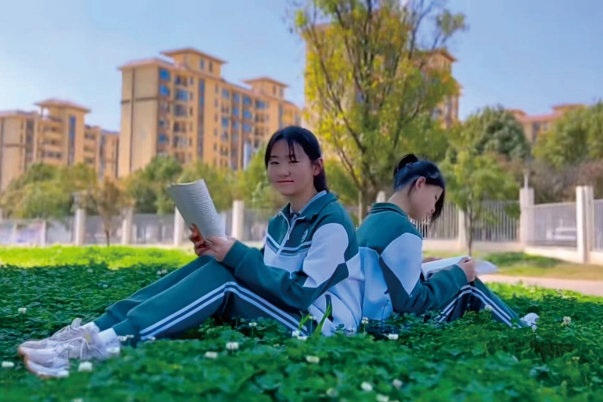 先进理念打造学校特色