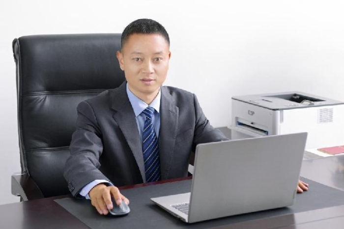 党支部书记、校长宋奎瑞 党支部书记、校长宋奎瑞