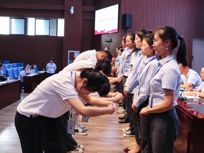 “青蓝工程”师徒结对仪式 “青蓝工程”师徒结对仪式