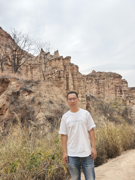 晋宁区物理学科带头人、晋宁区教学名师 梁克能_副本 晋宁区物理学科带头人、晋宁区教学名师 梁克能_副本