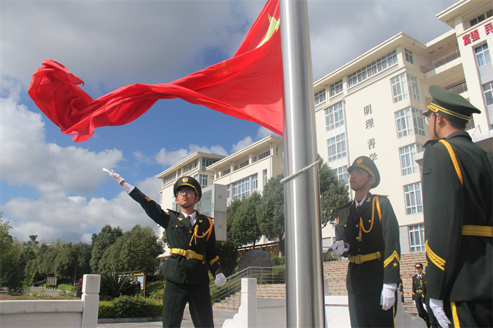 学校升旗仪式1 学校升旗仪式1