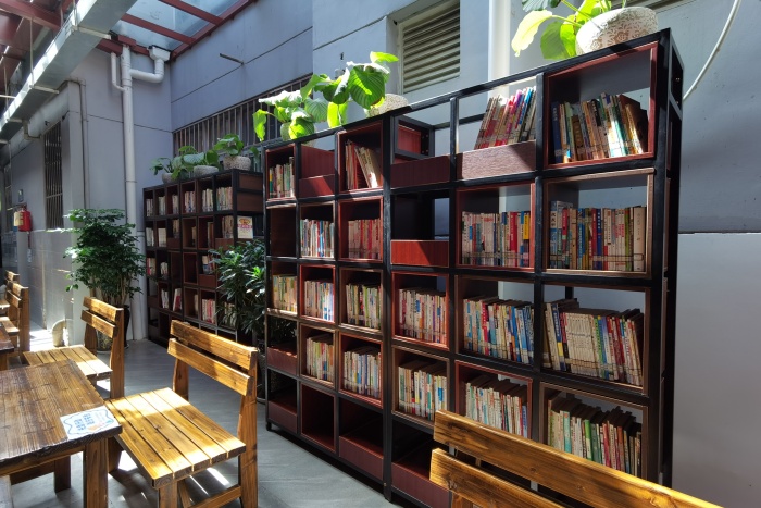 餐厅开放式图书角 餐厅开放式图书角