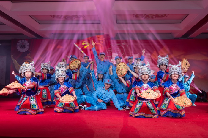 精彩纷呈的艺术节表演 精彩纷呈的艺术节表演