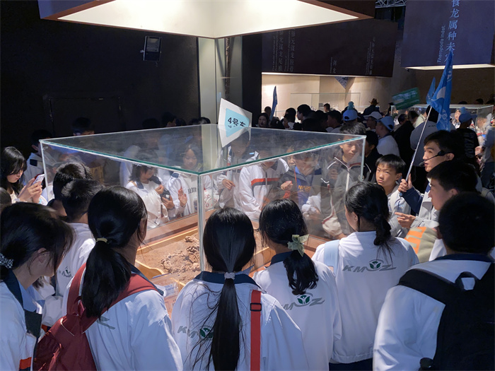 1984785cd2494ad2f792e606f4d477b 1984785cd2494ad2f792e606f4d477b