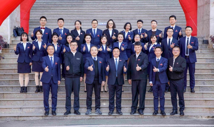 昆明理工大学教育集团领导参加学校活动合影 昆明理工大学教育集团领导参加学校活动合影