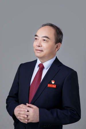 昆理工附高书记、校长:田云灿 昆理工附高书记、校长:田云灿