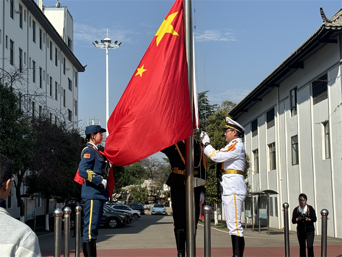 升旗仪式 升旗仪式