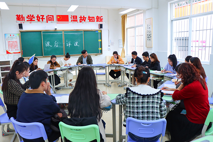 全国著名特级校长、特级教师柳袁照教师培训讲座 全国著名特级校长、特级教师柳袁照教师培训讲座