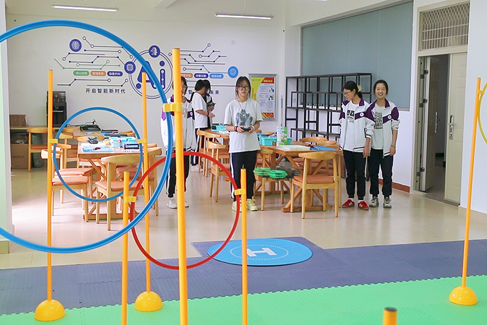 无人机与机器人 无人机与机器人