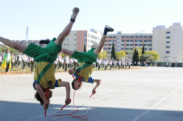 花样跳绳 (2) 花样跳绳 (2)
