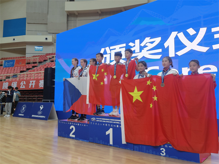 北清学子花样跳绳世界冠军 (3) 北清学子花样跳绳世界冠军 (3)