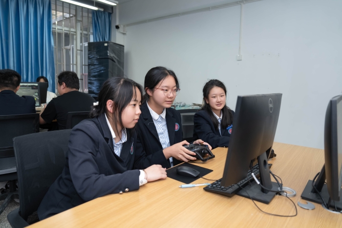 巾帼不让须眉——我想飞,我能飞! 巾帼不让须眉——我想飞,我能飞!