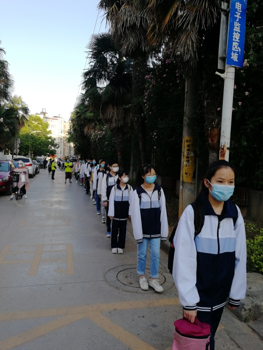 学生有序上学1 学生有序上学1