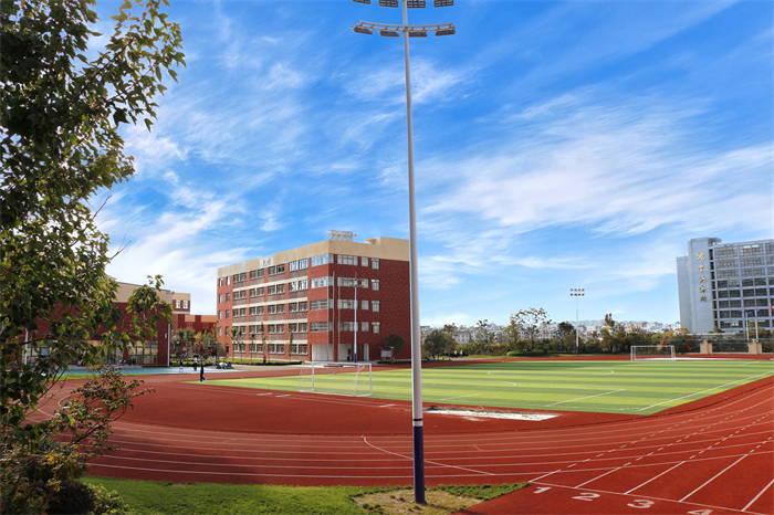 正道实力中学操场