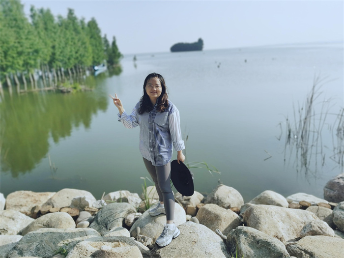 昆明市级教坛新秀,晋宁区级骨干教师 刘丽芹 昆明市级教坛新秀,晋宁区级骨干教师 刘丽芹