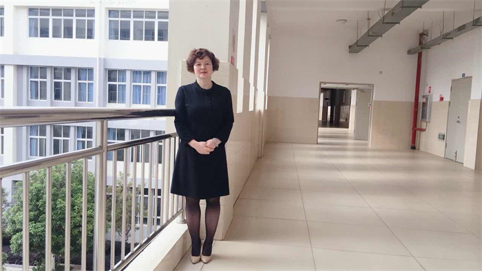 昆明市优秀教师、、晋宁区杰出园丁、晋宁区十杰教师、晋宁区骨干教师 司曌红 昆明市优秀教师、、晋宁区杰出园丁、晋宁区十杰教师、晋宁区骨干教师 司曌红