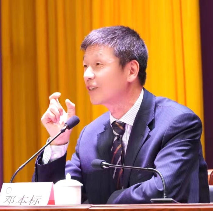 校长海报 校长海报