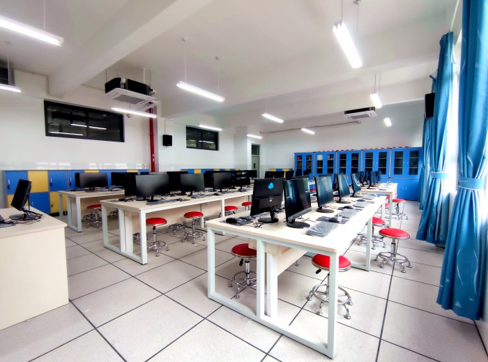 计算机教室 计算机教室