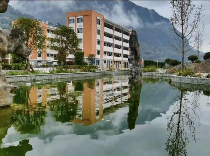 大关复兴中学校园景色1