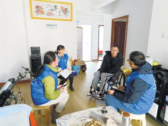 6.曲靖市会泽县开展“康乃馨”社保服务