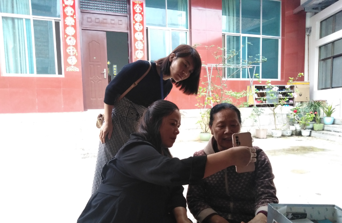 5.社保服务进万家——文山州社保中心为参保人提供上门认证服务