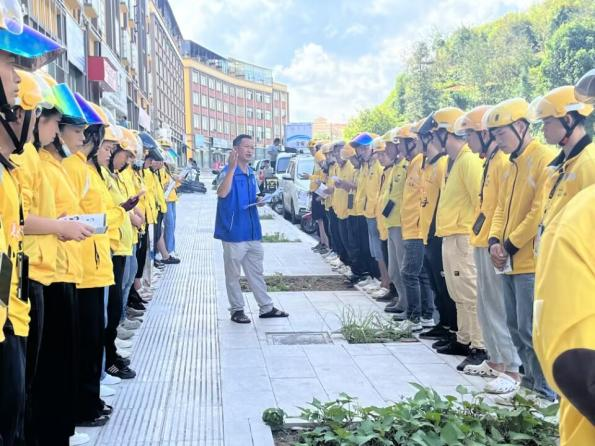 7.社保服务进万家——文山州针对外卖员群体开展灵活就业参保政策宣传