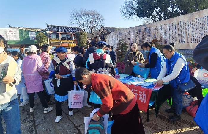 1.社保宣传惠民行动暖民心，服务基层群众零距离